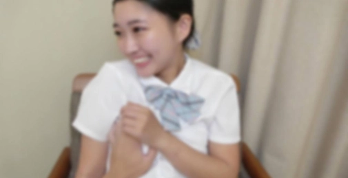 FC2PPV-4406627 纯真无垢且性格亲人的制服少女。青春期发育中的纤细美丽身材，紧致小穴大量潮吹。 []