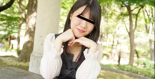         CARIB-102222-001 色白黒髪ストレートで清楚系なあおいちゃん。初撮影で緊張気味なので、まずは、軽くインタビューから、初体験や男性経験、出会い系など深掘り。AVはよく観るそうで興奮して一人でオナニーしちゃうことも。最近はいつしたのと訊くと「昨日」と即答。SEXよりオナニー歴が長いエッチ好き。これは、かなりのむっつりスケベちゃんかも。ピンクローターや手マンで控えめに喘ぎ、じっくり愛液に濡れたパイパンで静かにイっちゃってます。一生懸命なフェラに思わずお口に発射しちゃうほど。導かれる