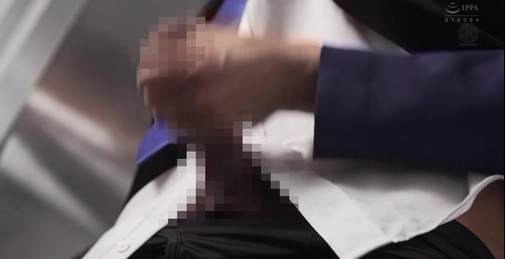 JUR-171 「ダメよ、まだ出しちゃ…」 電車通勤中、ずっと僕の耳元で囁き 射精管理する ヤリ手女上司の密着逆痴● 北条麻妃  []