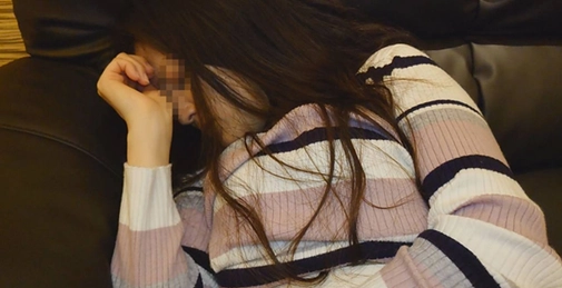 FC2PPV-4641602 为秘密偿还丈夫不知情的债务而出轨内射自拍 []