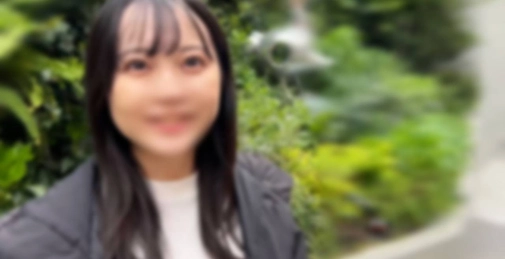 FC2PPV-4412295 对经验较少的偶像脸一见钟情，进入酒店！！之后在甜蜜性爱中，她害羞地说着“好舒服///”，那模样既性感又可爱，让我忍不住猛烈抽插并内射了・・・♡两情相悦 []