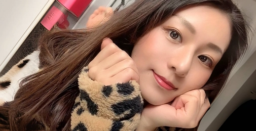 FC2PPV-4561379 虽然是女性却想责备…。M字开腿流着口水沉迷地吸吮阴茎。被激烈的口交、舔乳头和亲吻弄得满身唾液的M男君…。 [00:12:00]