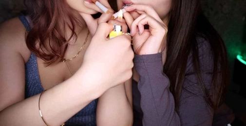 FC2PPV-4542592 【派对辣妹】sxjzysqyn 在俱乐部卫生间调情的两位美巨乳辣妹的双重口交令人震惊→带回家开启女同性恋派对※FC2评论特典[]