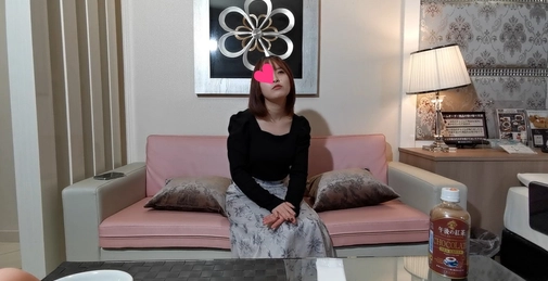 FC2PPV-4543445 清晨自慰成日常的清纯女大学生♡看似如此却骑中型摩托的反差萌女孩的浓密阴部内射！[]